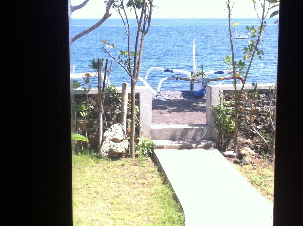 Amed Sari Beach Guesthouse Extérieur photo