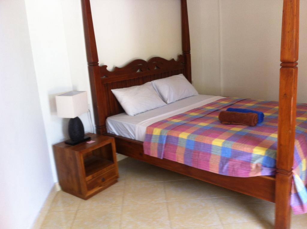 Amed Sari Beach Guesthouse Chambre photo