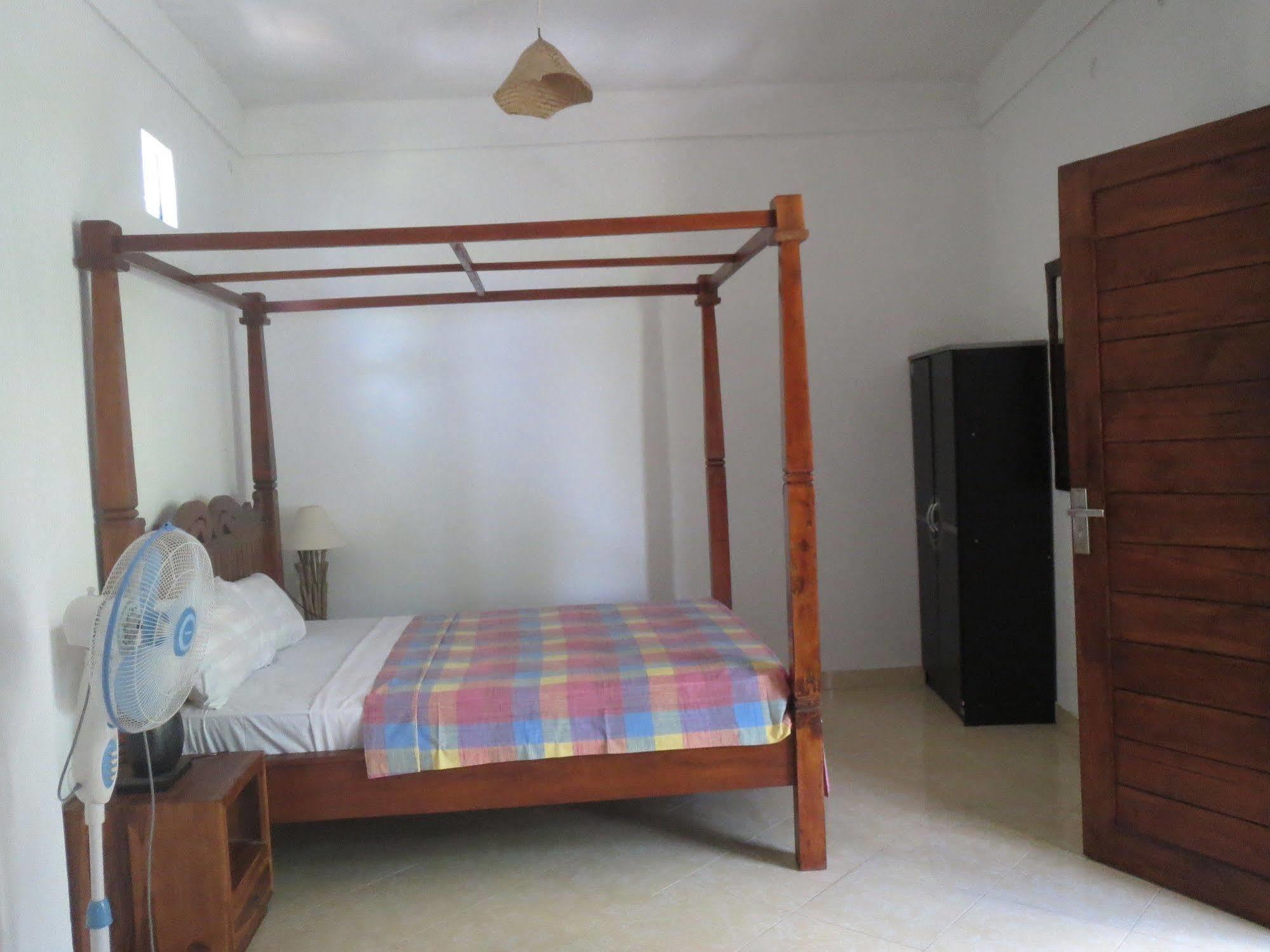 Amed Sari Beach Guesthouse Extérieur photo