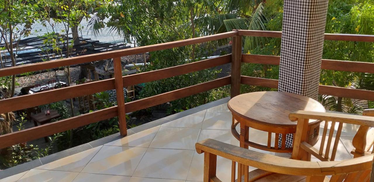 Amed Sari Beach Guesthouse Extérieur photo