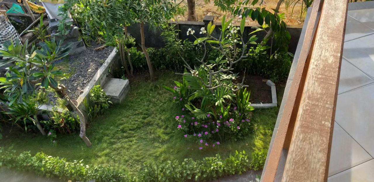 Amed Sari Beach Guesthouse Extérieur photo